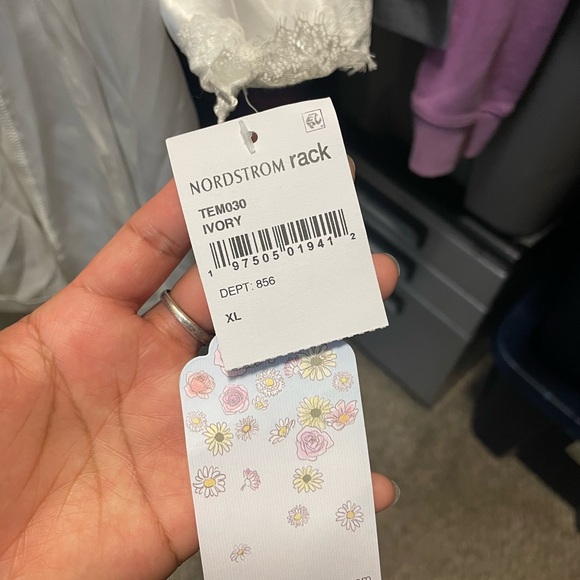 Bride Robe Ivory NWT - Picture 10 of 10